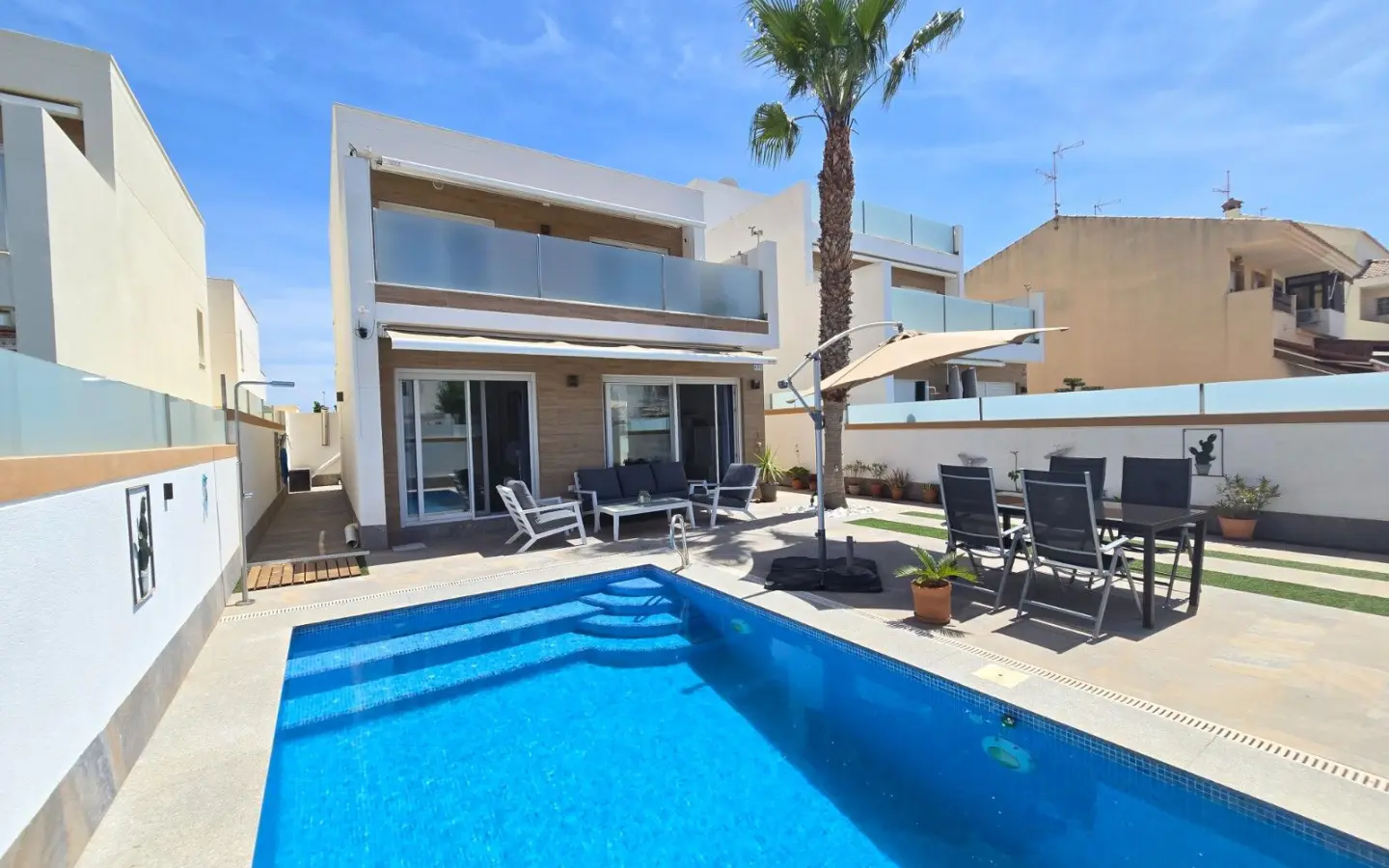 Villa Of 111 M² In Pilar De La Horadada