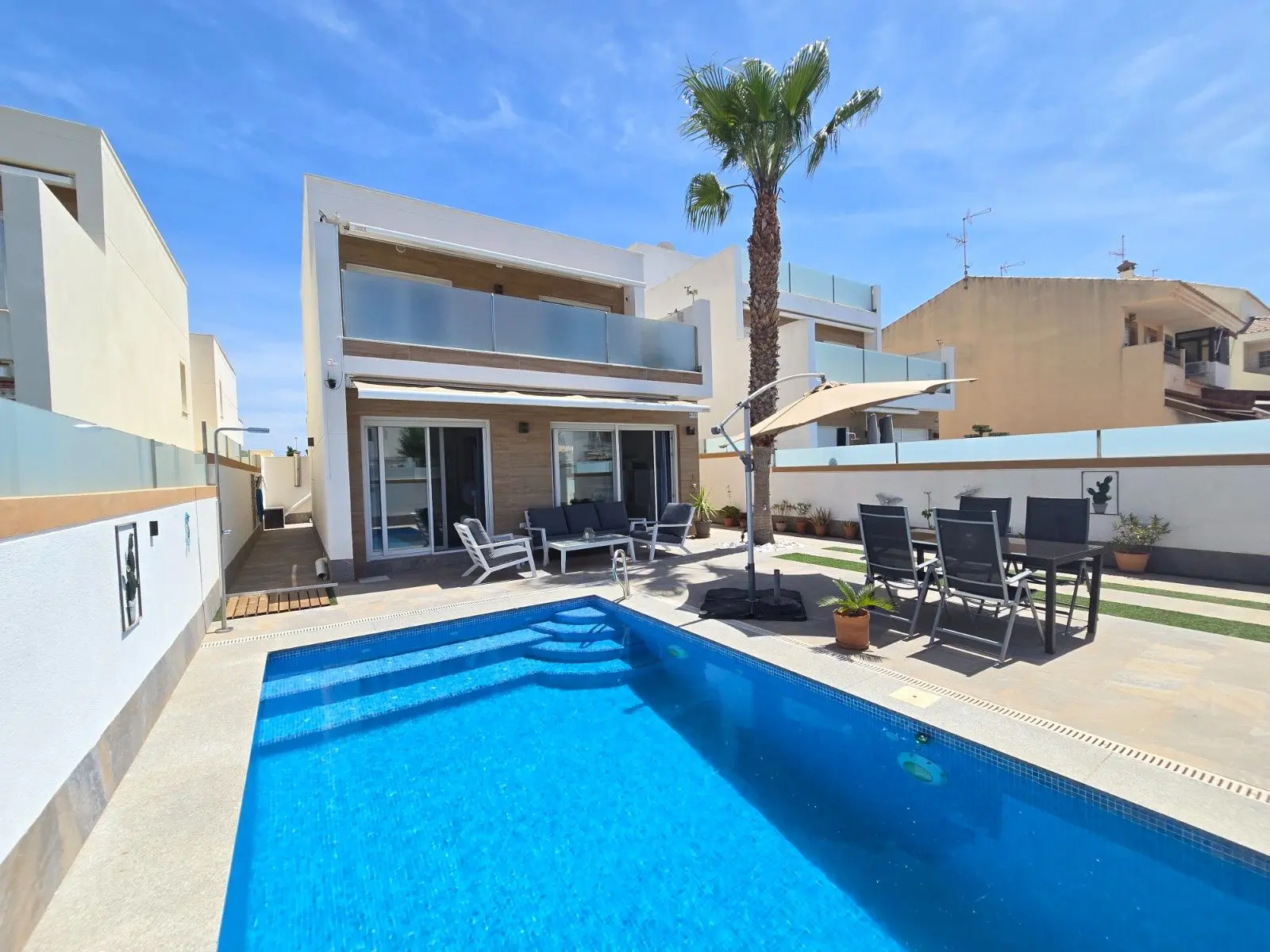 Villa Of 111 M² In Pilar De La Horadada