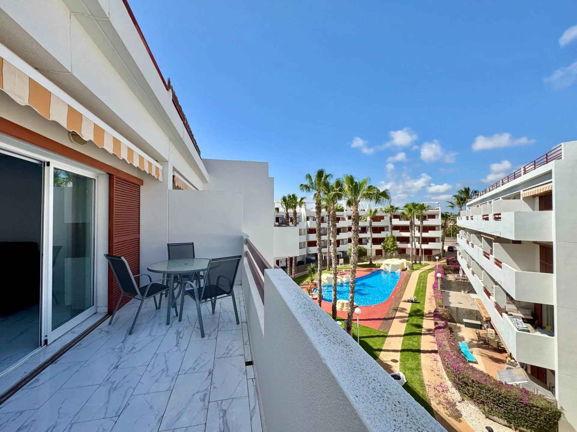 Apartment Of 89 M² With Features In Orihuela Costa, Spain