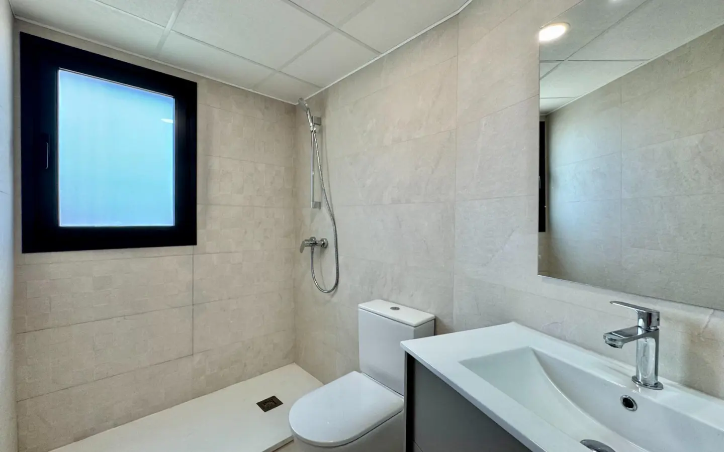 Apartment Of 120 M² In Alicante, Spain