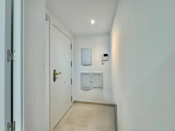 Apartment Of 120 M² In Alicante, Spain