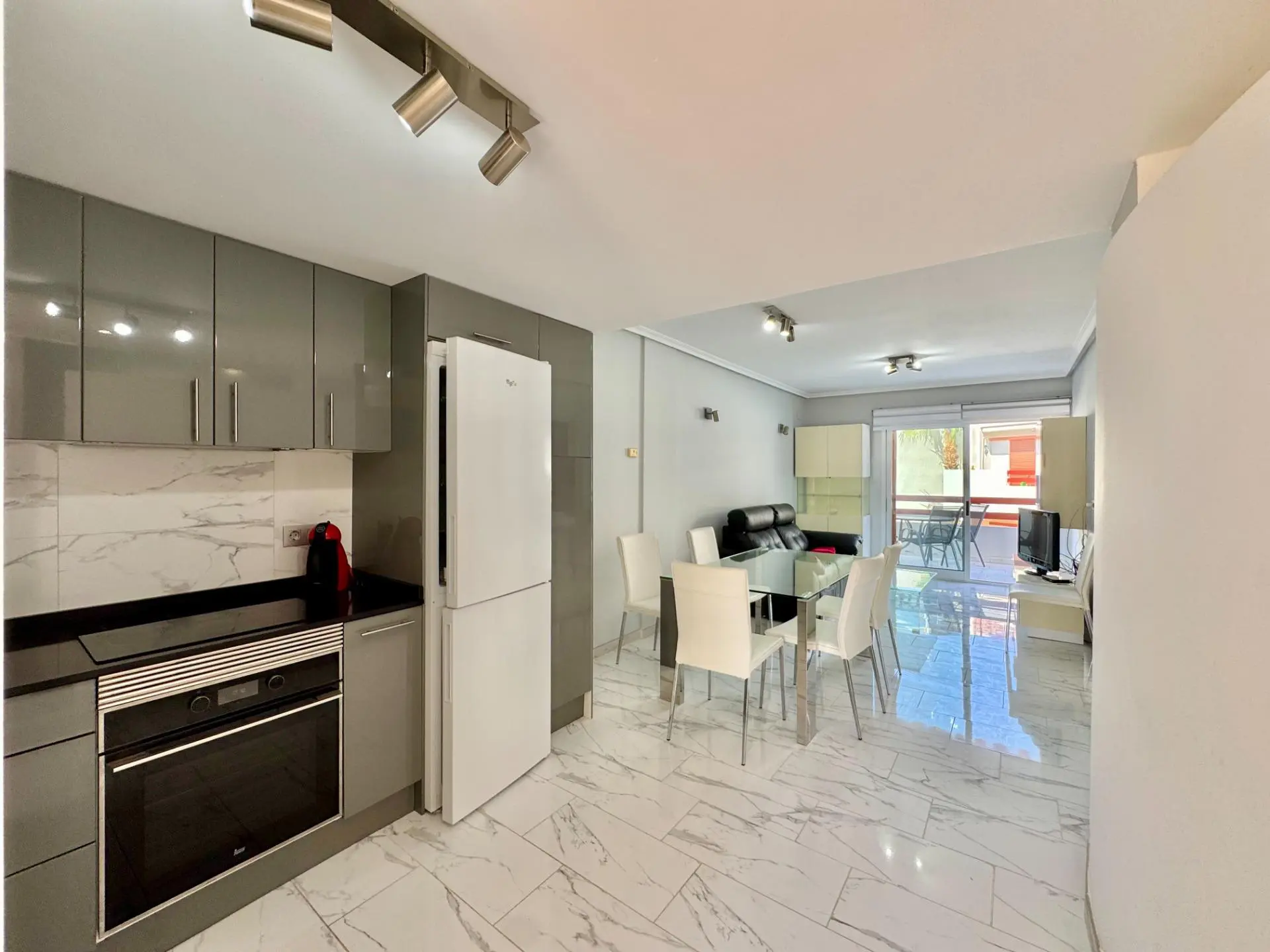 Apartment Of 89 M² With Features In Orihuela Costa, Spain