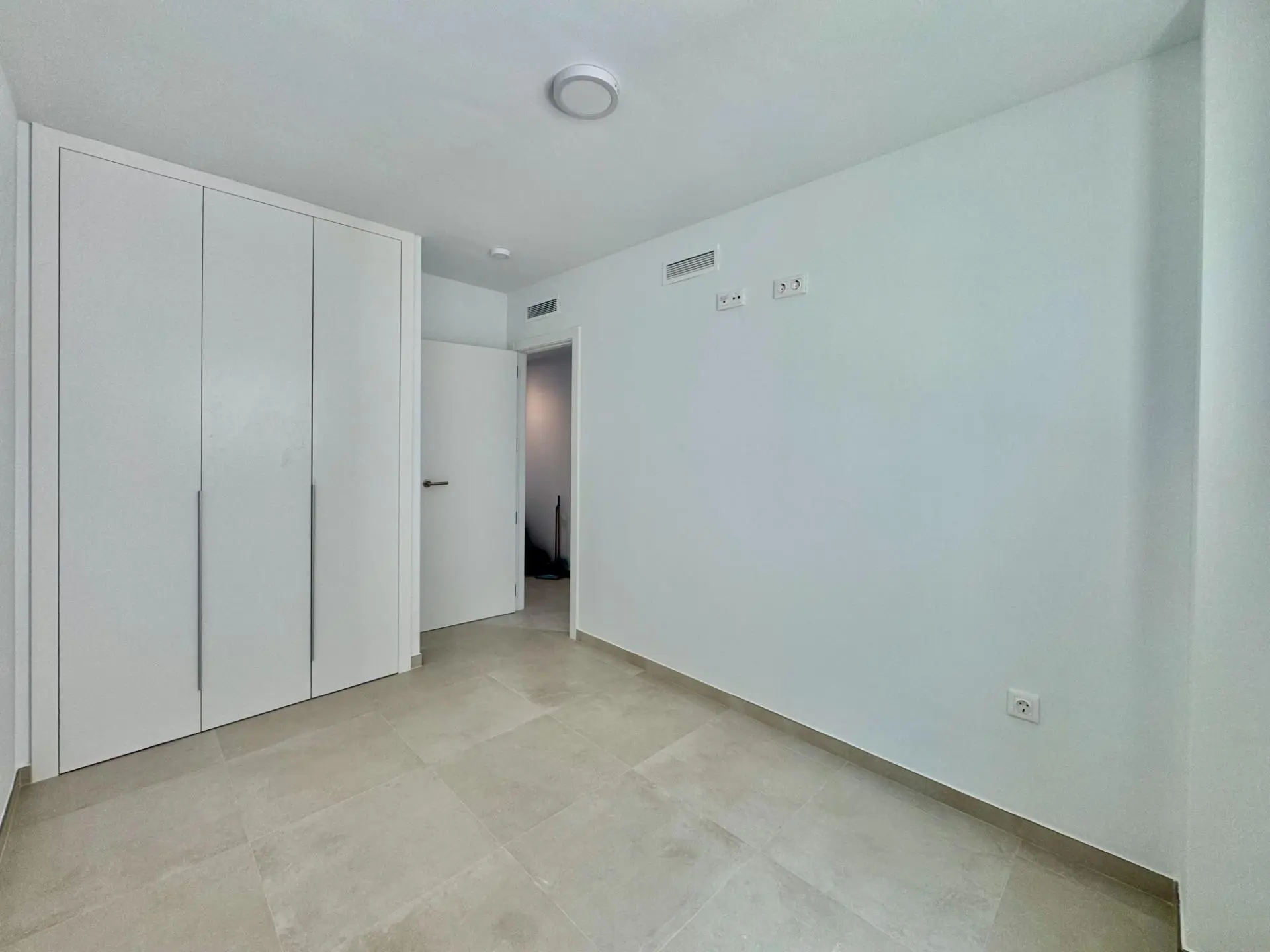 Apartment Of 120 M² In Alicante, Spain