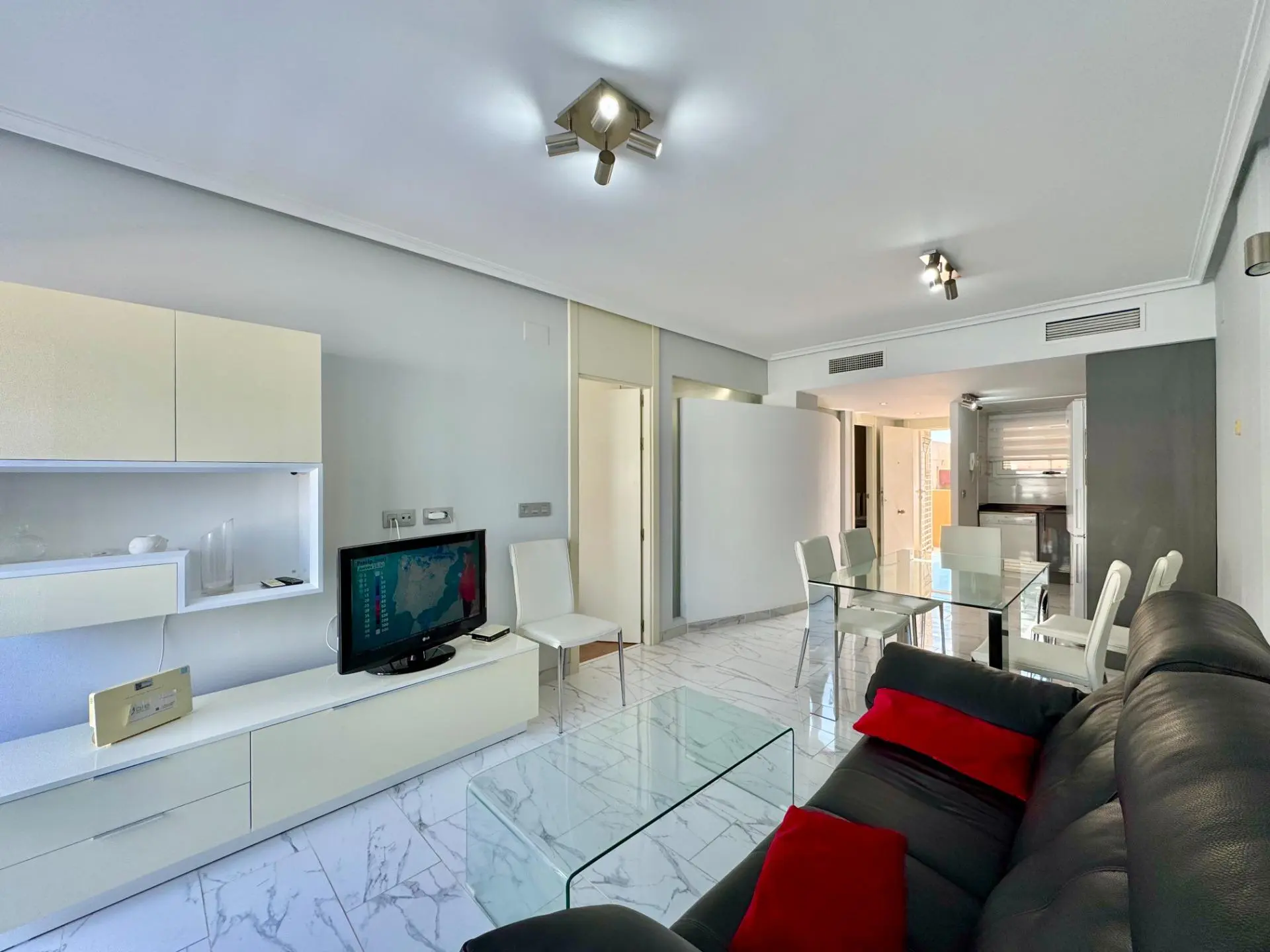 Apartment Of 89 M² With Features In Orihuela Costa, Spain
