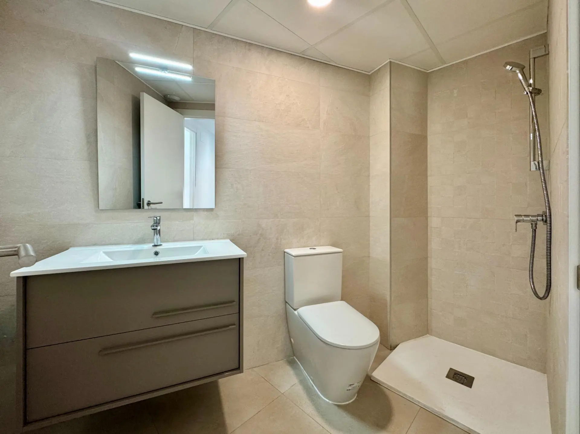Apartment Of 120 M² In Alicante, Spain