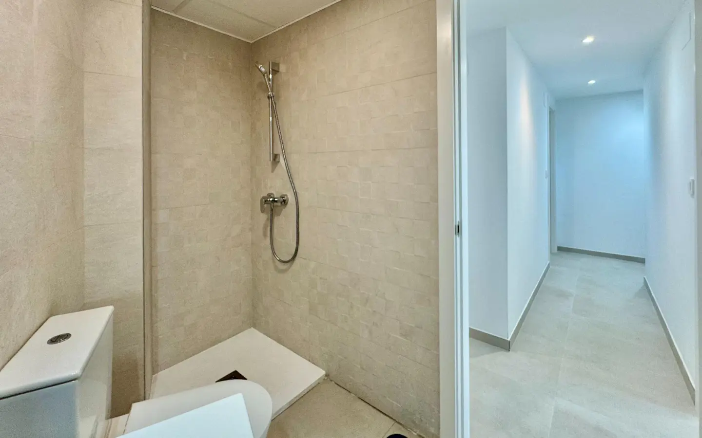 Apartment Of 120 M² In Alicante, Spain