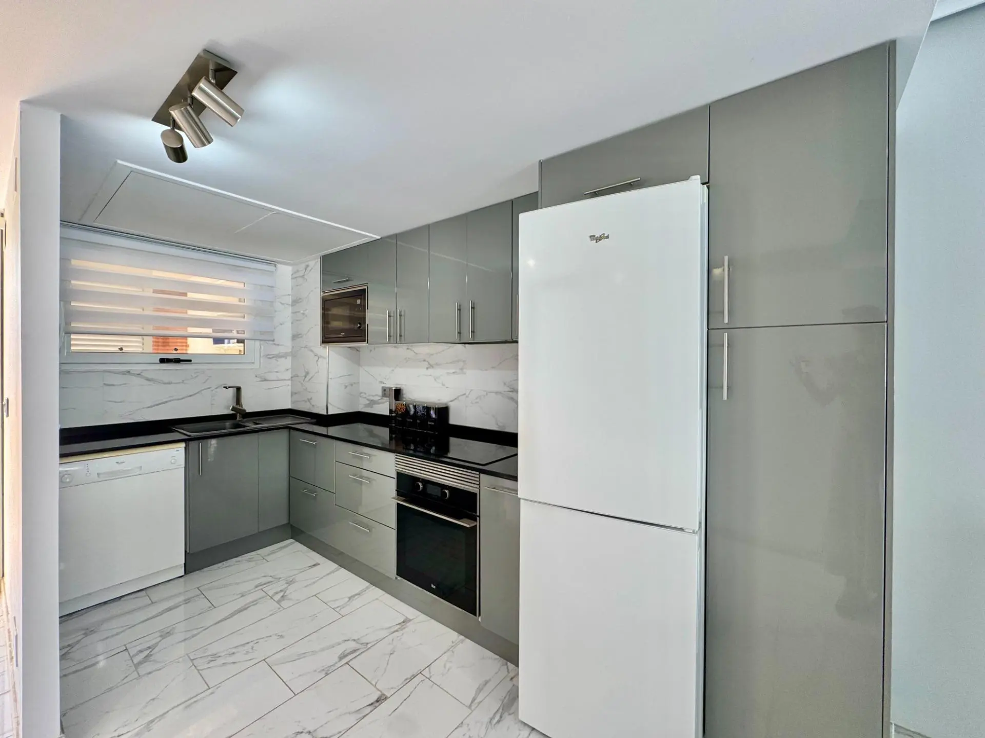 Apartment Of 89 M² With Features In Orihuela Costa, Spain