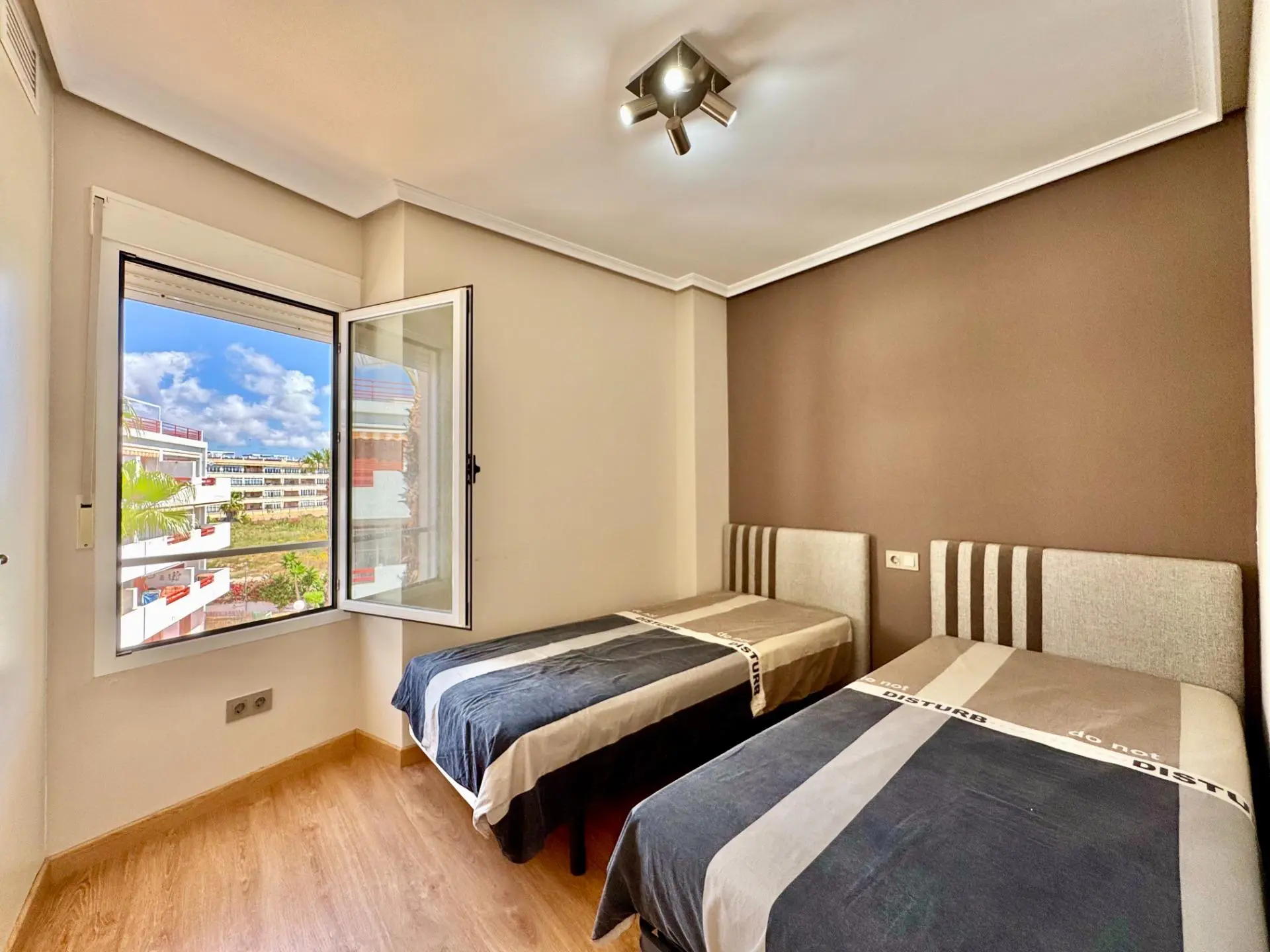 Apartment Of 89 M² With Features In Orihuela Costa, Spain
