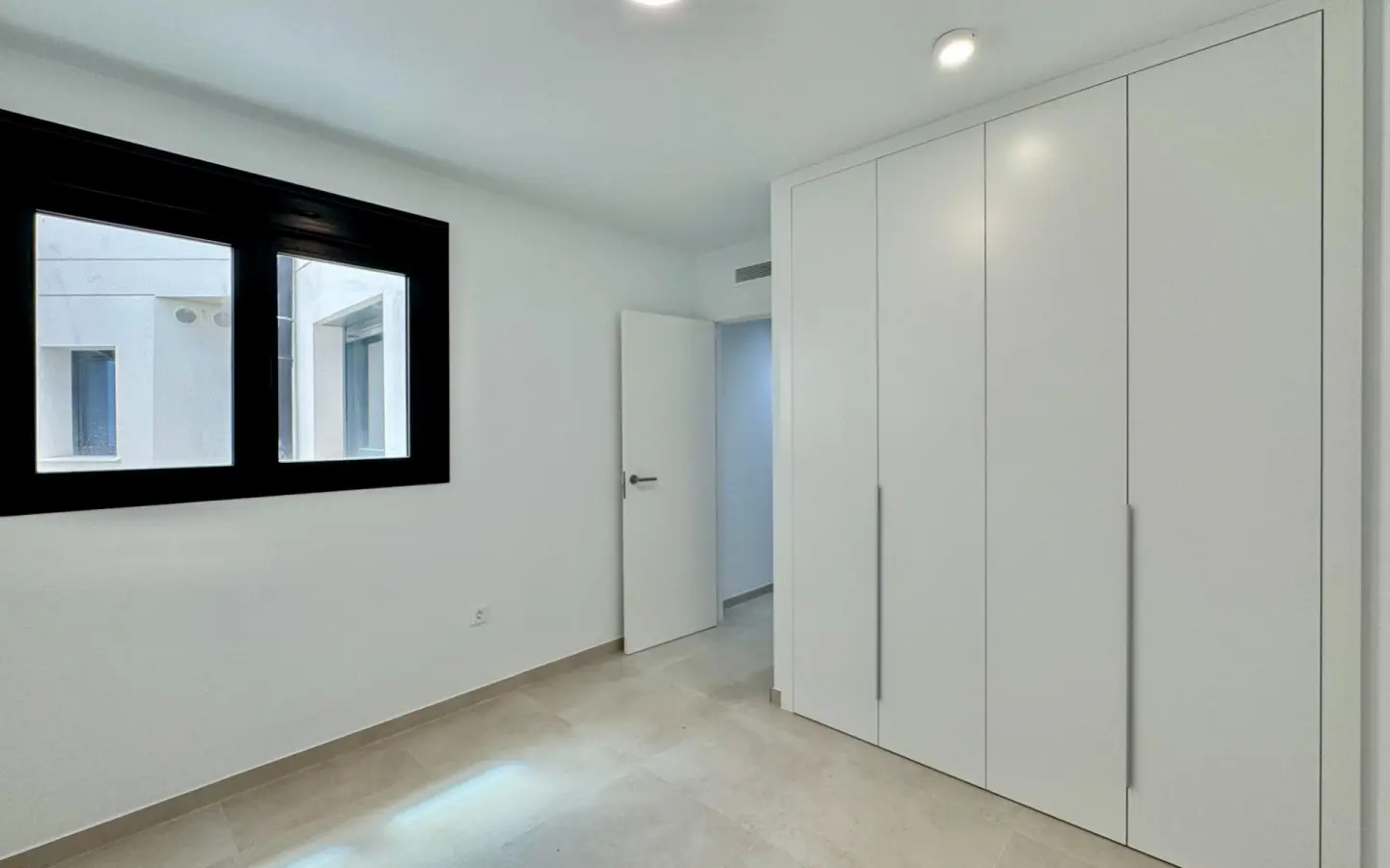 Apartment Of 120 M² In Alicante, Spain