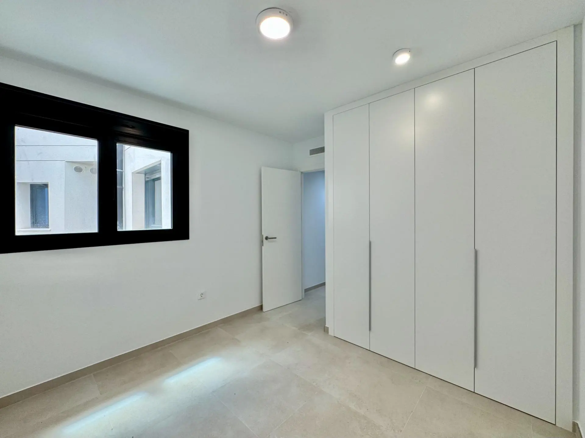 Apartment Of 120 M² In Alicante, Spain
