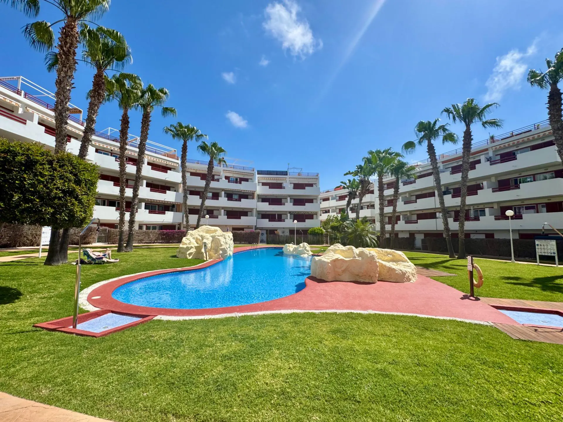 Apartment Of 89 M² With Features In Orihuela Costa, Spain