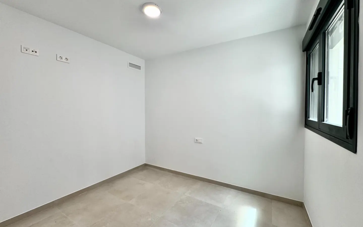 Apartment Of 120 M² In Alicante, Spain