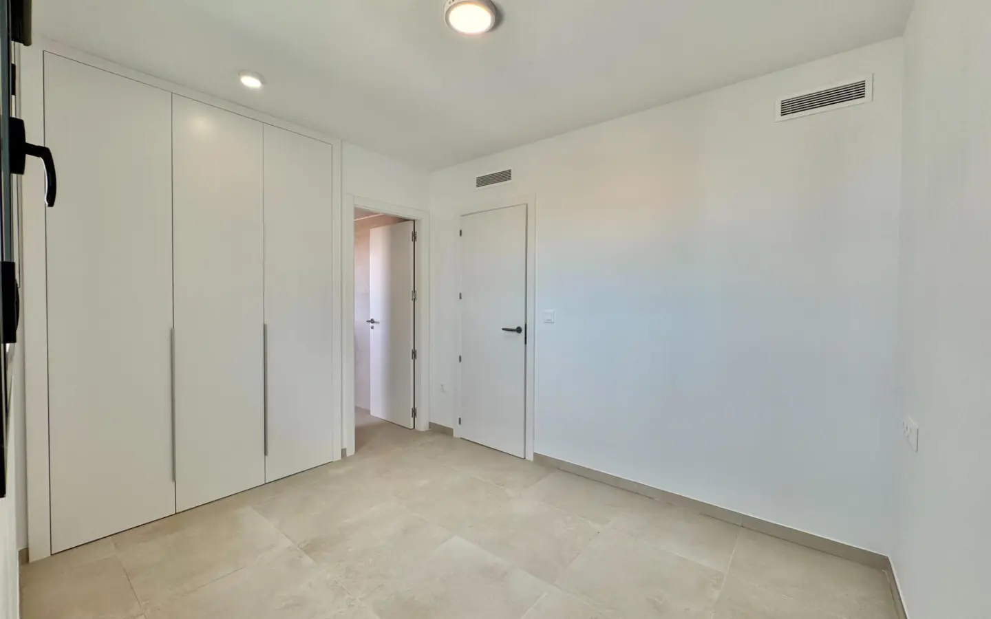 Apartment Of 120 M² In Alicante, Spain