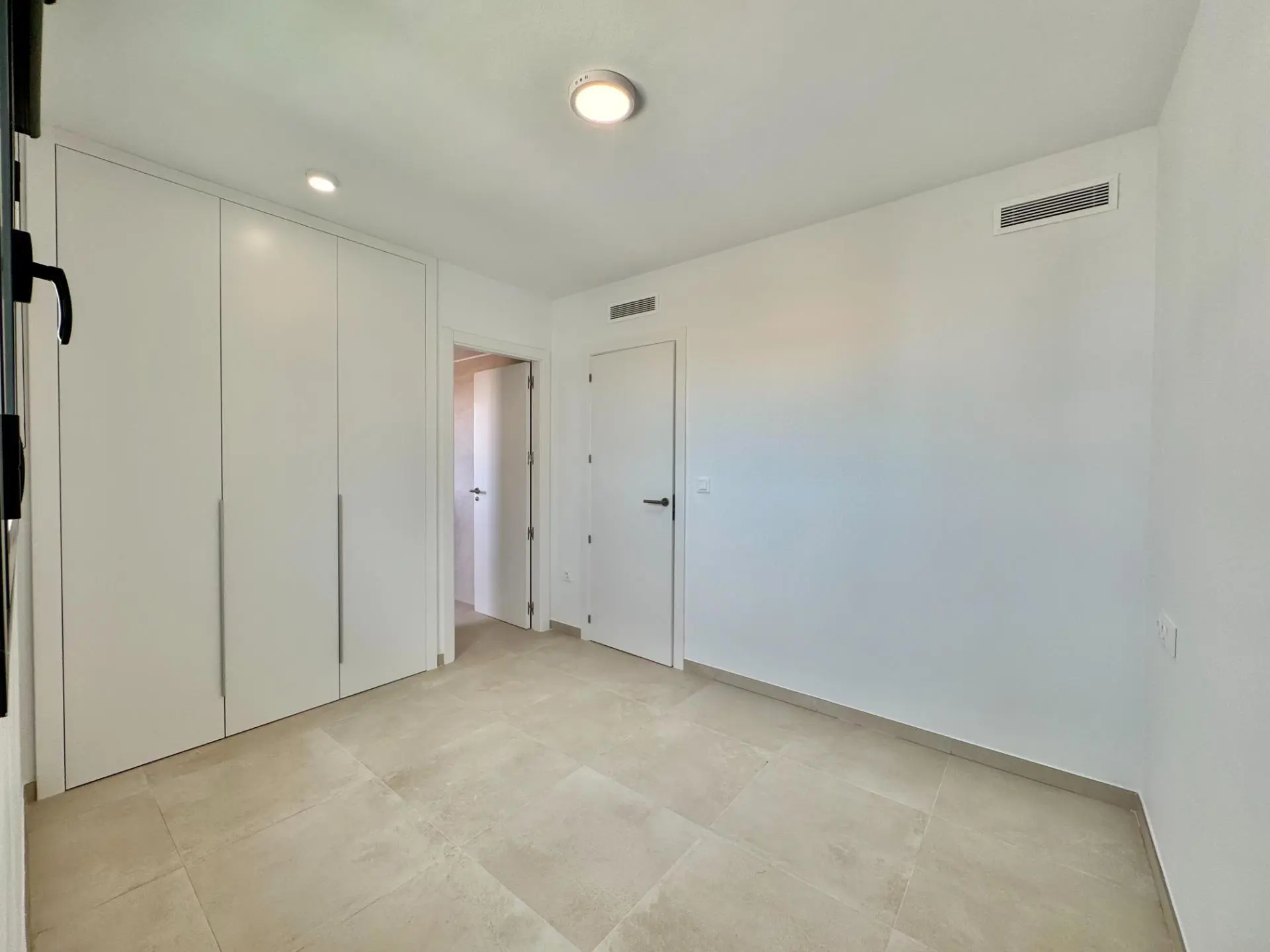 Apartment Of 120 M² In Alicante, Spain