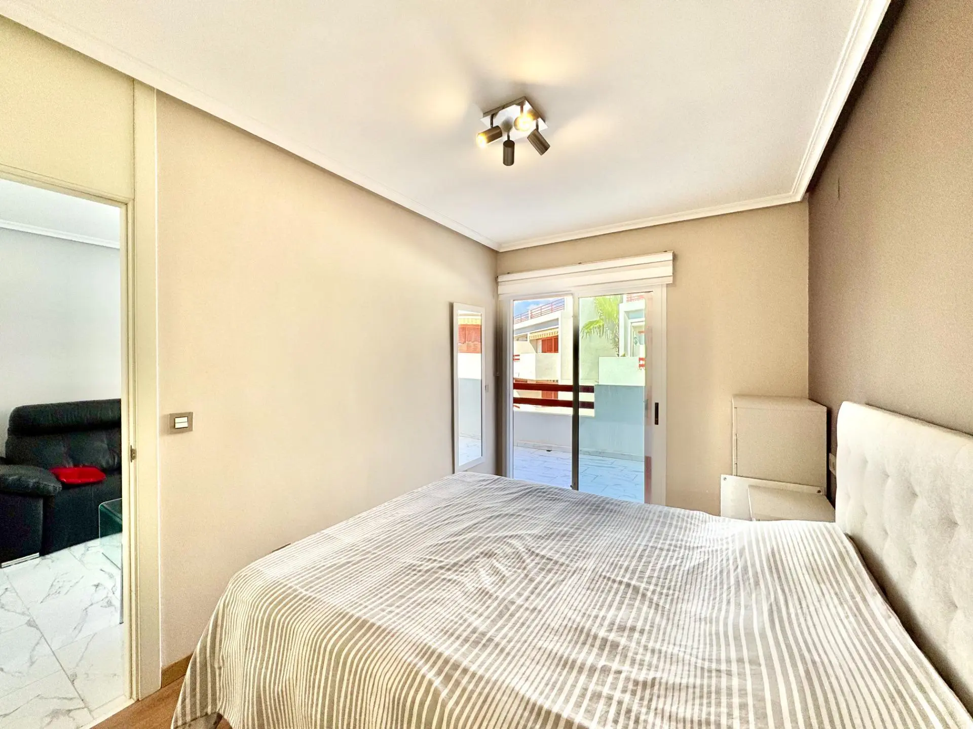 Apartment Of 89 M² With Features In Orihuela Costa, Spain