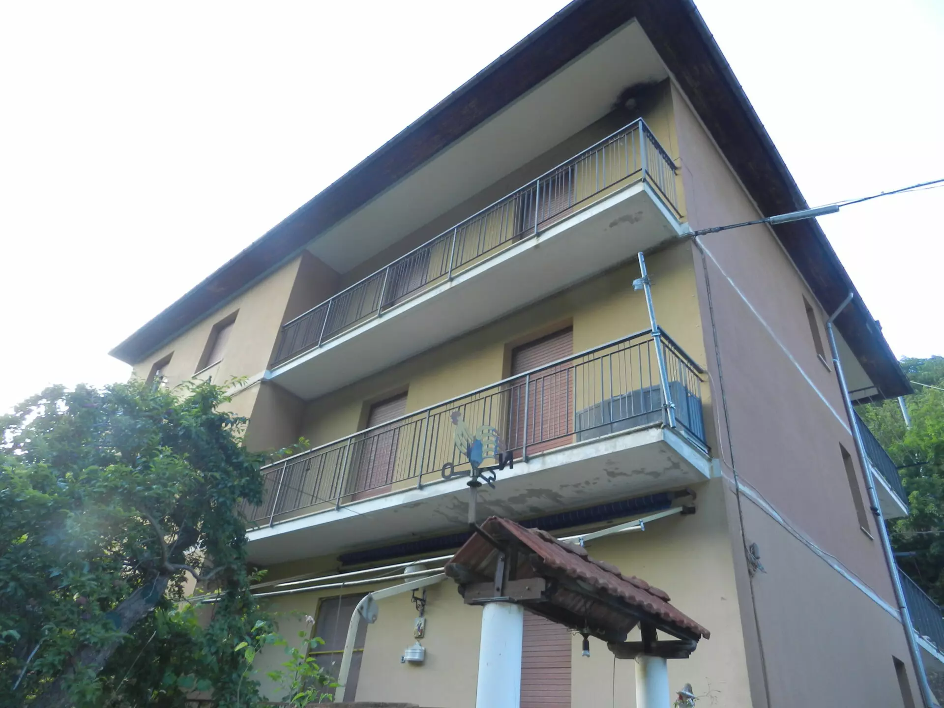 Apartment Of 0 M² With Balcony In Valbrevenna