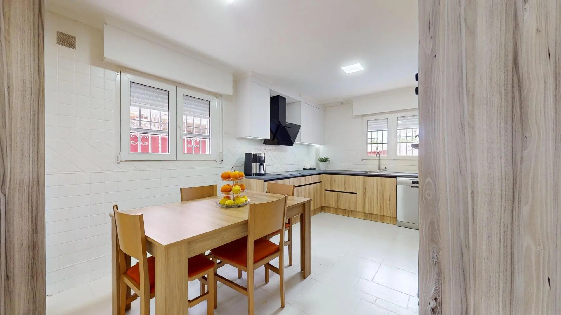 Semi-detached House Of 342 M² In Elche, Spain