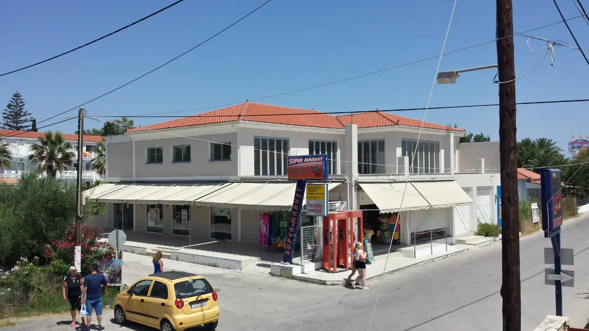 Business Of 1100 M² In Zante