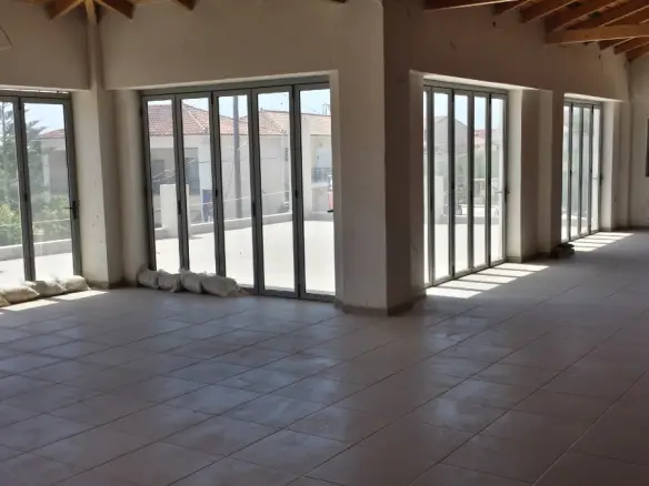 Business Of 1100 M² In Zante