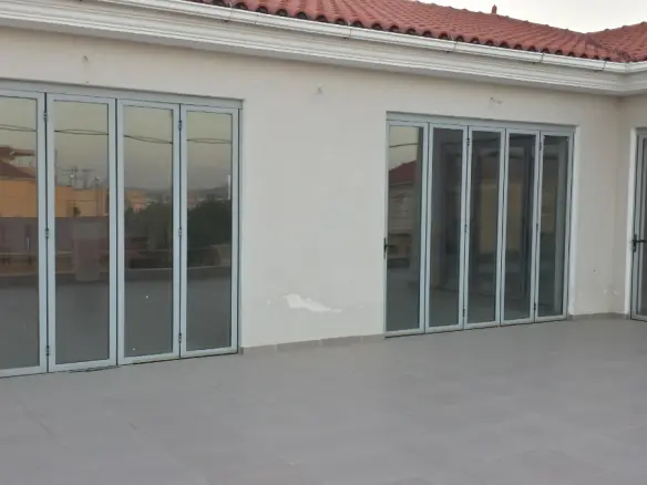 Business Of 1100 M² In Zante
