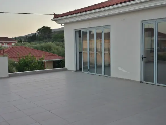 Business Of 1100 M² In Zante