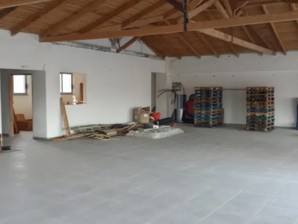 Business Of 1100 M² In Zante