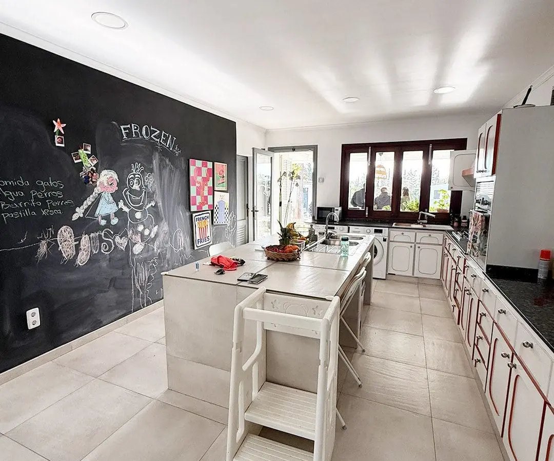 6-bedroom Villa In Inca, Spain (450 M²)