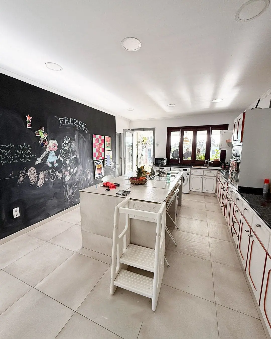 6-bedroom Villa In Inca, Spain (450 M²)