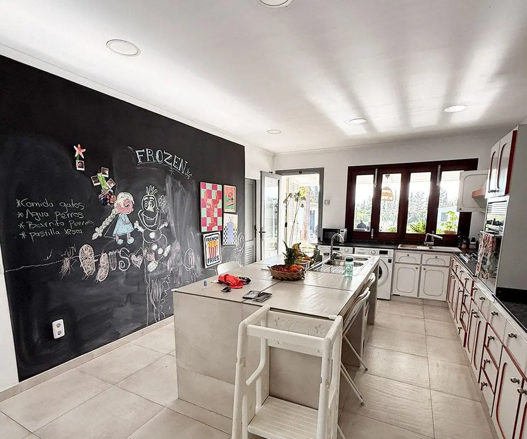 6-bedroom Villa In Inca, Spain (450 M²)
