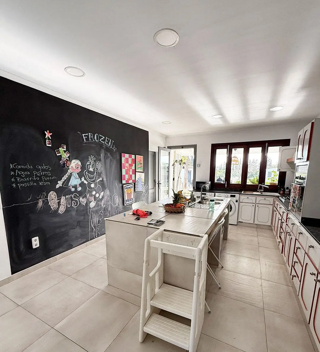 6-bedroom Villa In Inca, Spain (450 M²)