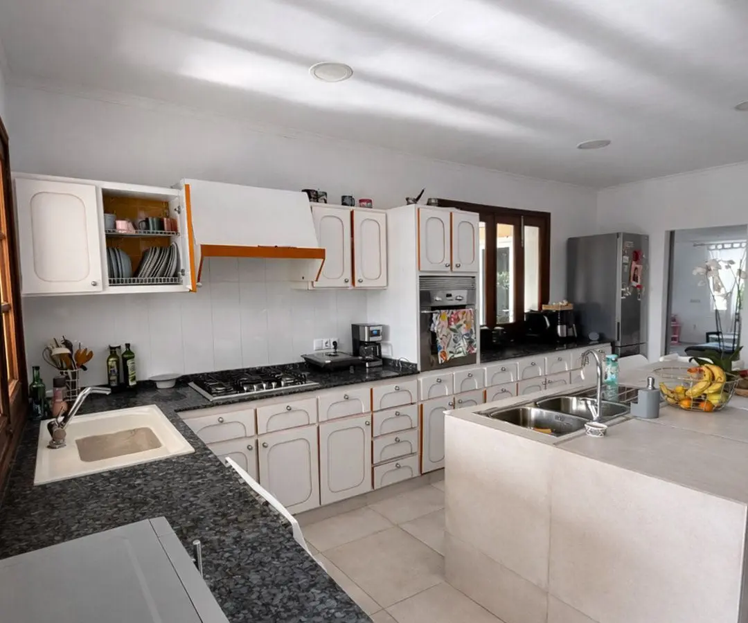 6-bedroom Villa In Inca, Spain (450 M²)