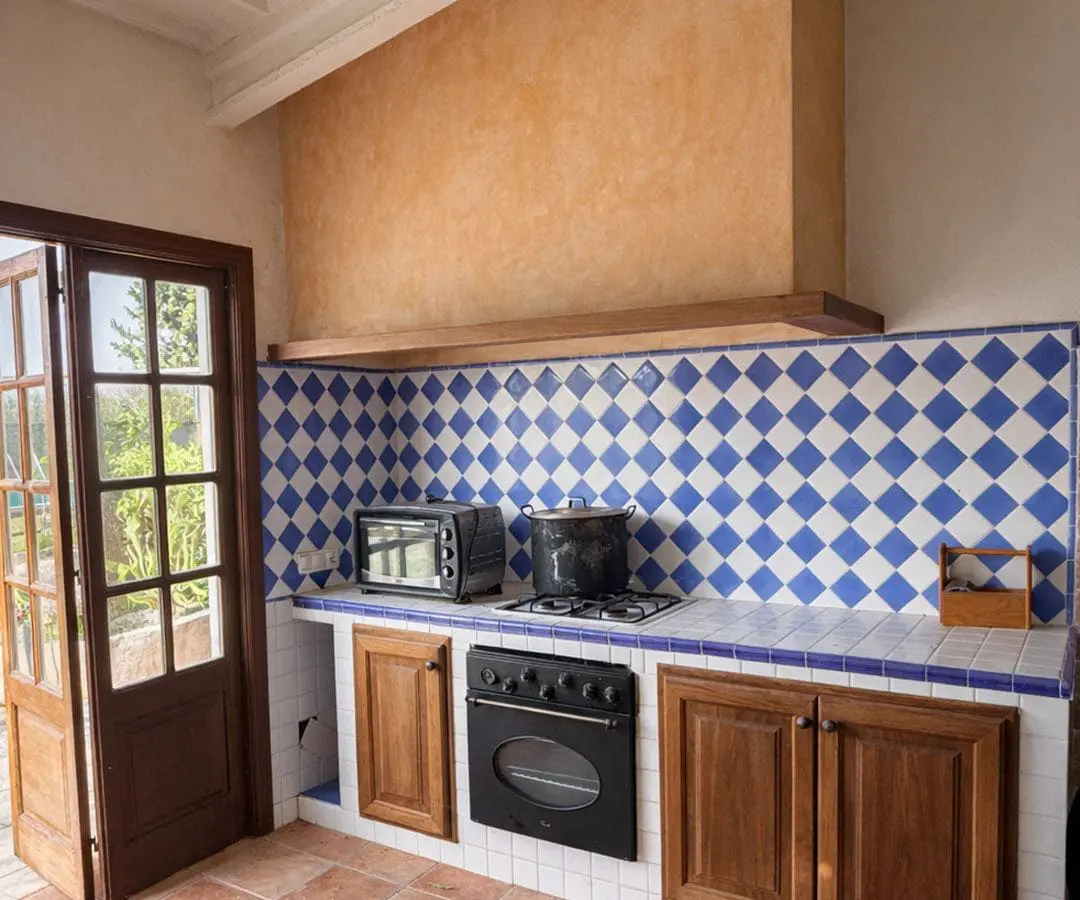 6-bedroom Villa In Inca, Spain (450 M²)