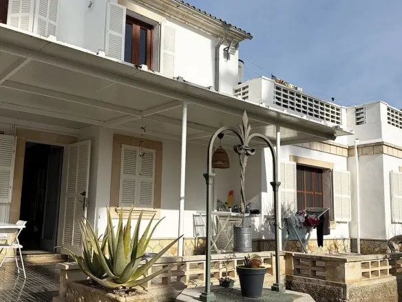 6-bedroom Villa In Inca, Spain (450 M²)