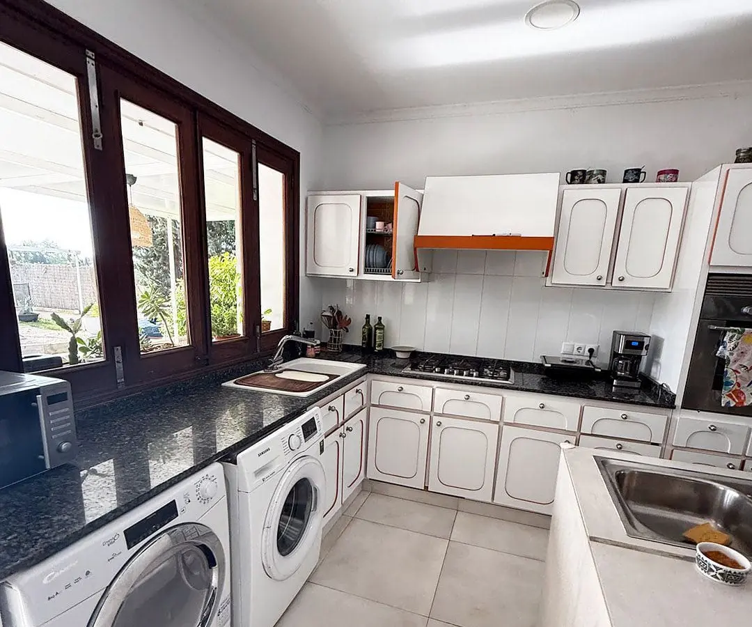 6-bedroom Villa In Inca, Spain (450 M²)