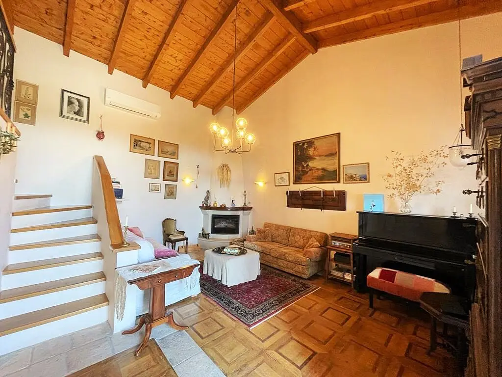 Complex Of 485 M² In Corfu