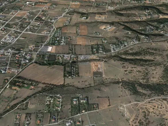 Land Of 8248 M² In The Suburbs Of Thessaloniki