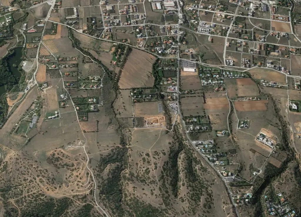 Land Of 8248 M² In The Suburbs Of Thessaloniki