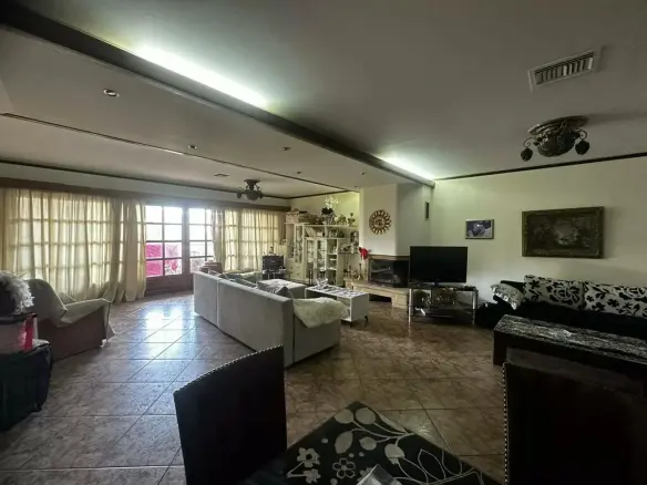 Flat Of 167 M² In Athens