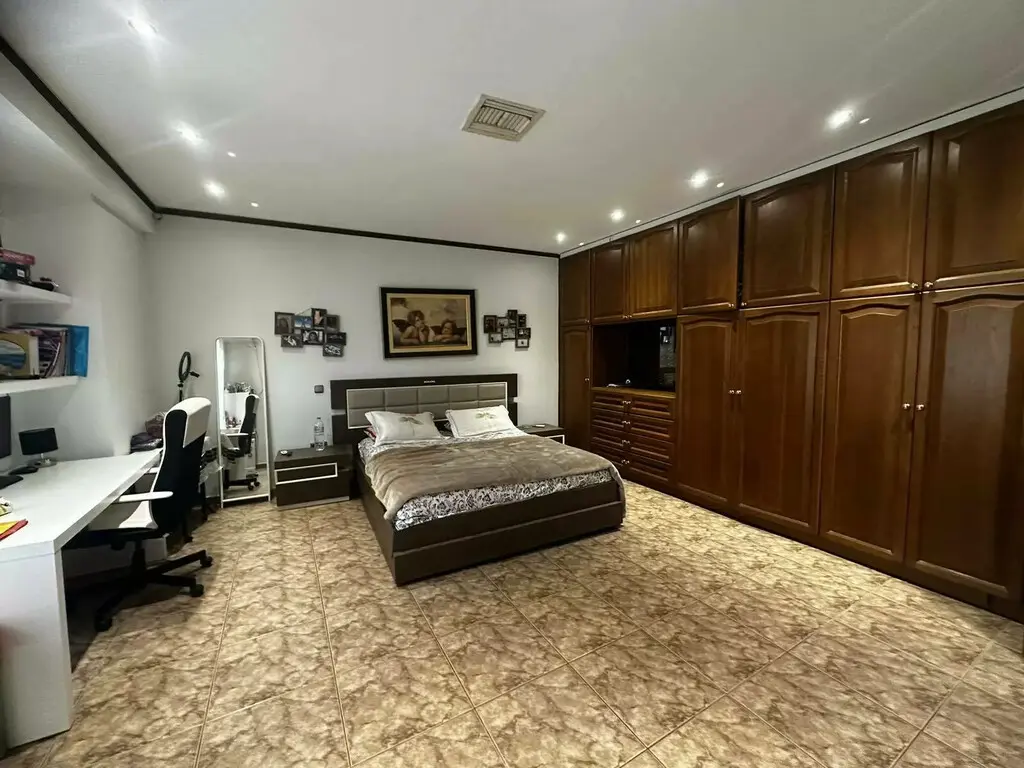 Flat Of 167 M² In Athens
