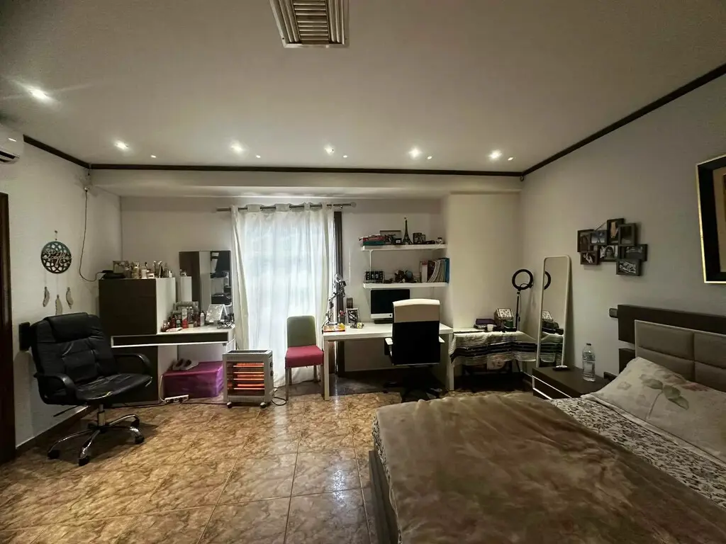 Flat Of 167 M² In Athens