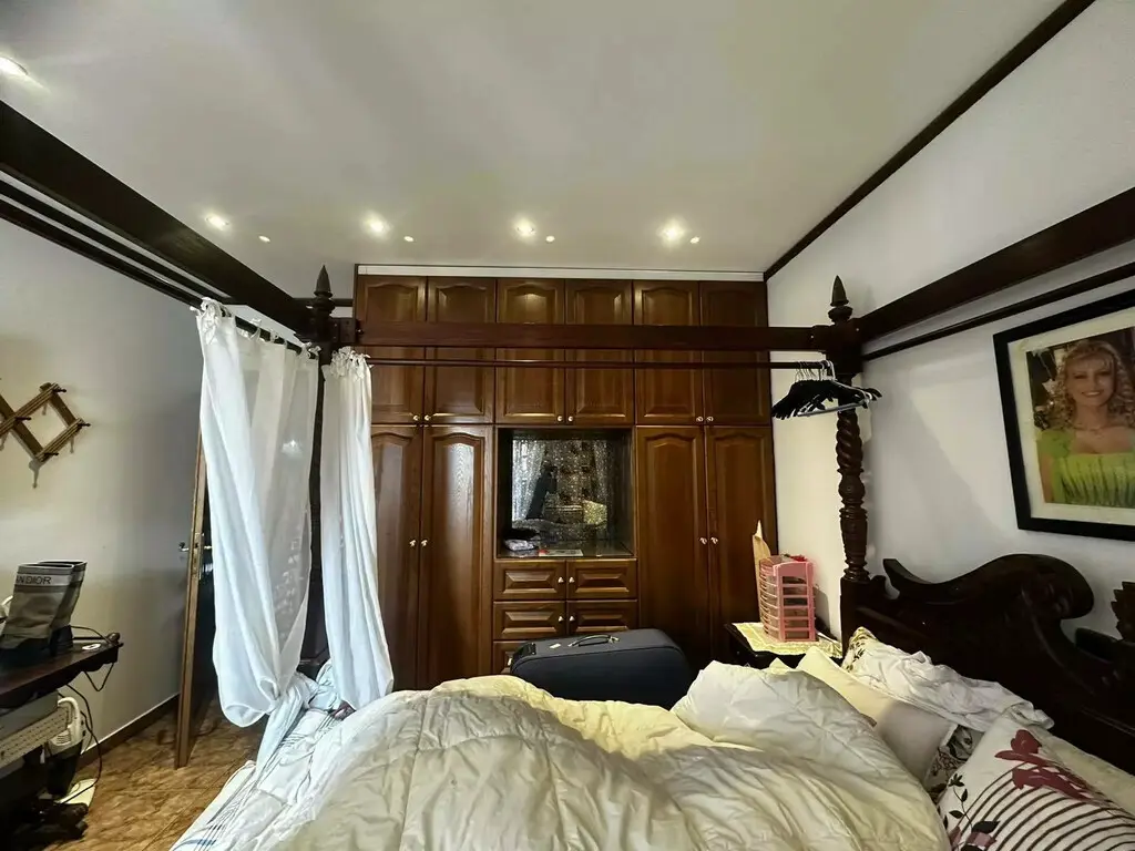 Flat Of 167 M² In Athens
