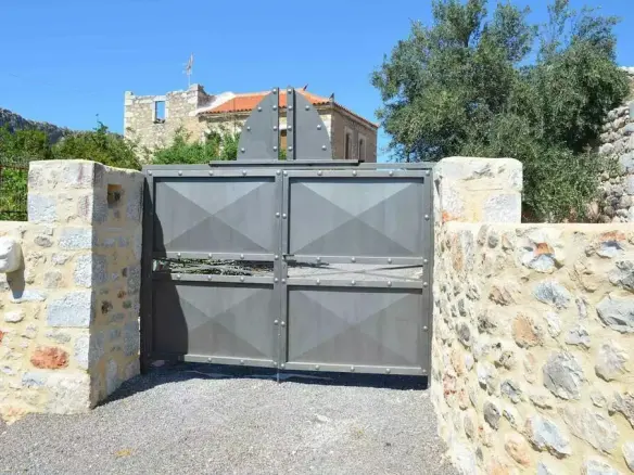 Building Of 120 M² In Peloponnese