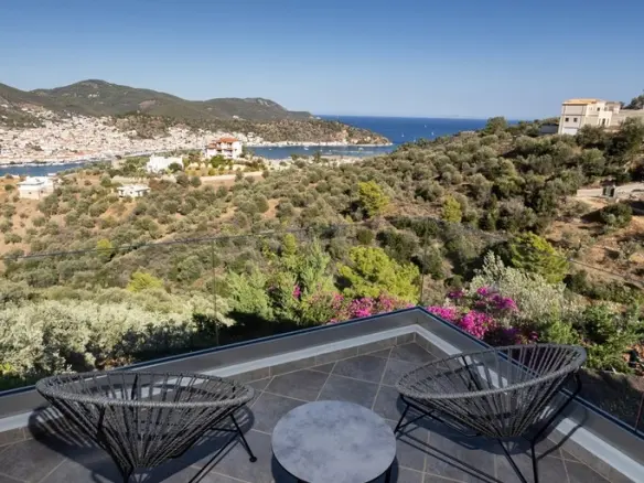 Villa Of 450 M² With Sea View In Ermionida