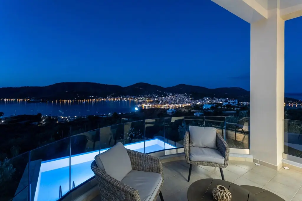 Villa Of 450 M² With Sea View In Ermionida