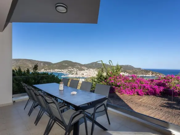 Villa Of 450 M² With Sea View In Ermionida