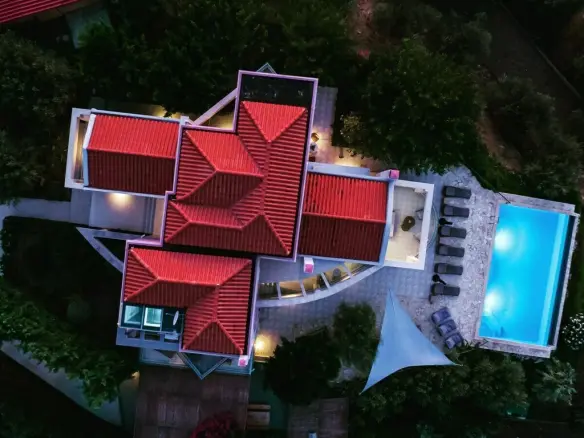 Villa Of 450 M² With Sea View In Ermionida