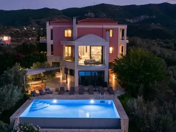 Villa Of 450 M² With Sea View In Ermionida