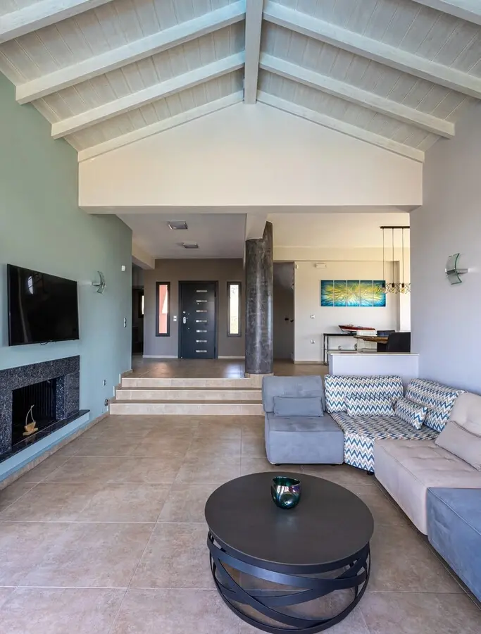 Villa Of 450 M² With Sea View In Ermionida