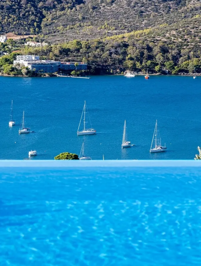 Villa Of 450 M² With Sea View In Ermionida