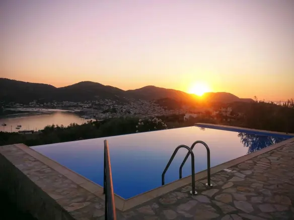 Villa Of 450 M² With Sea View In Ermionida